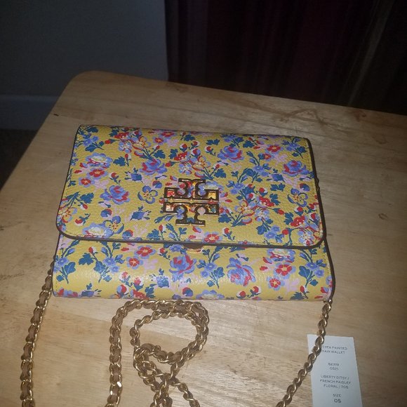 NWT Tory Burch Britten Chain Wallet